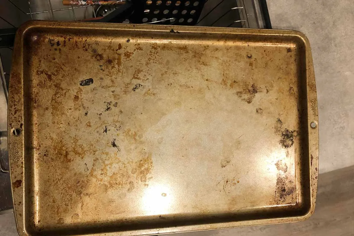 Jak jednoduše vyčistit a udržet plechy na pečení