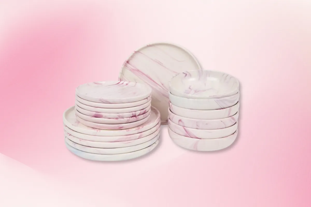 Kouzlo mramorové sady talířů — luxus, který máte na dosah