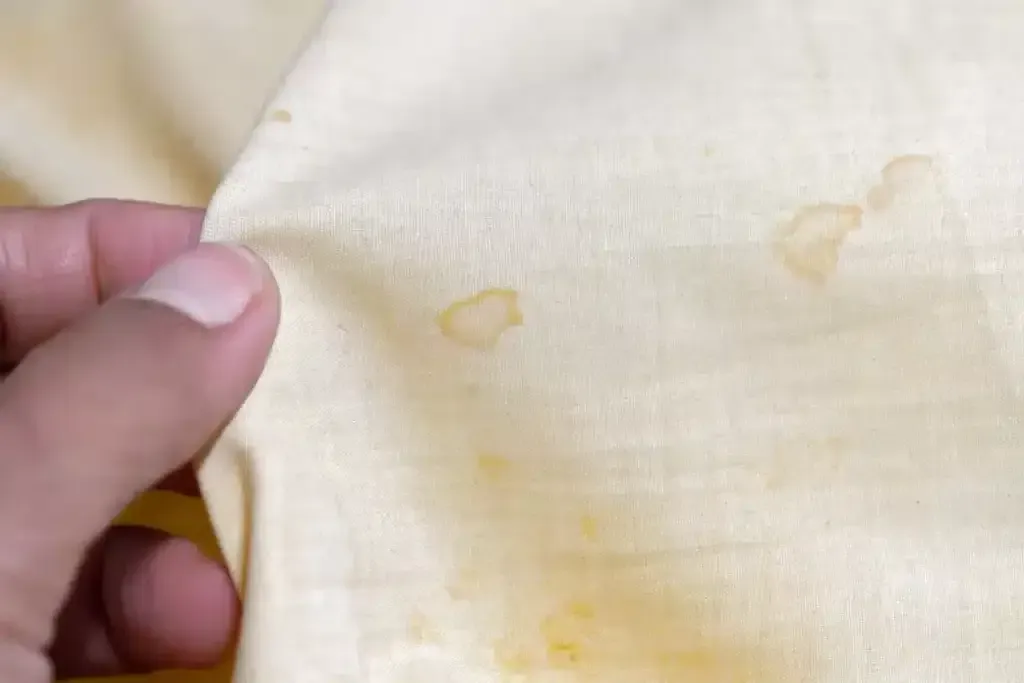 Žluté skvrny na polštářích: tichý ukazatel zdraví spánku